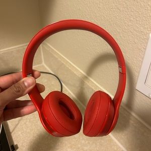 Beat by Dr Dre headphone with cord